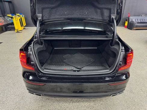 Used 2021 Volvo S60 T6 Momentum AWD/4WD image 15