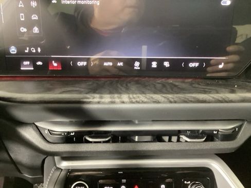 New 2025 Audi Q5 Premium image 25