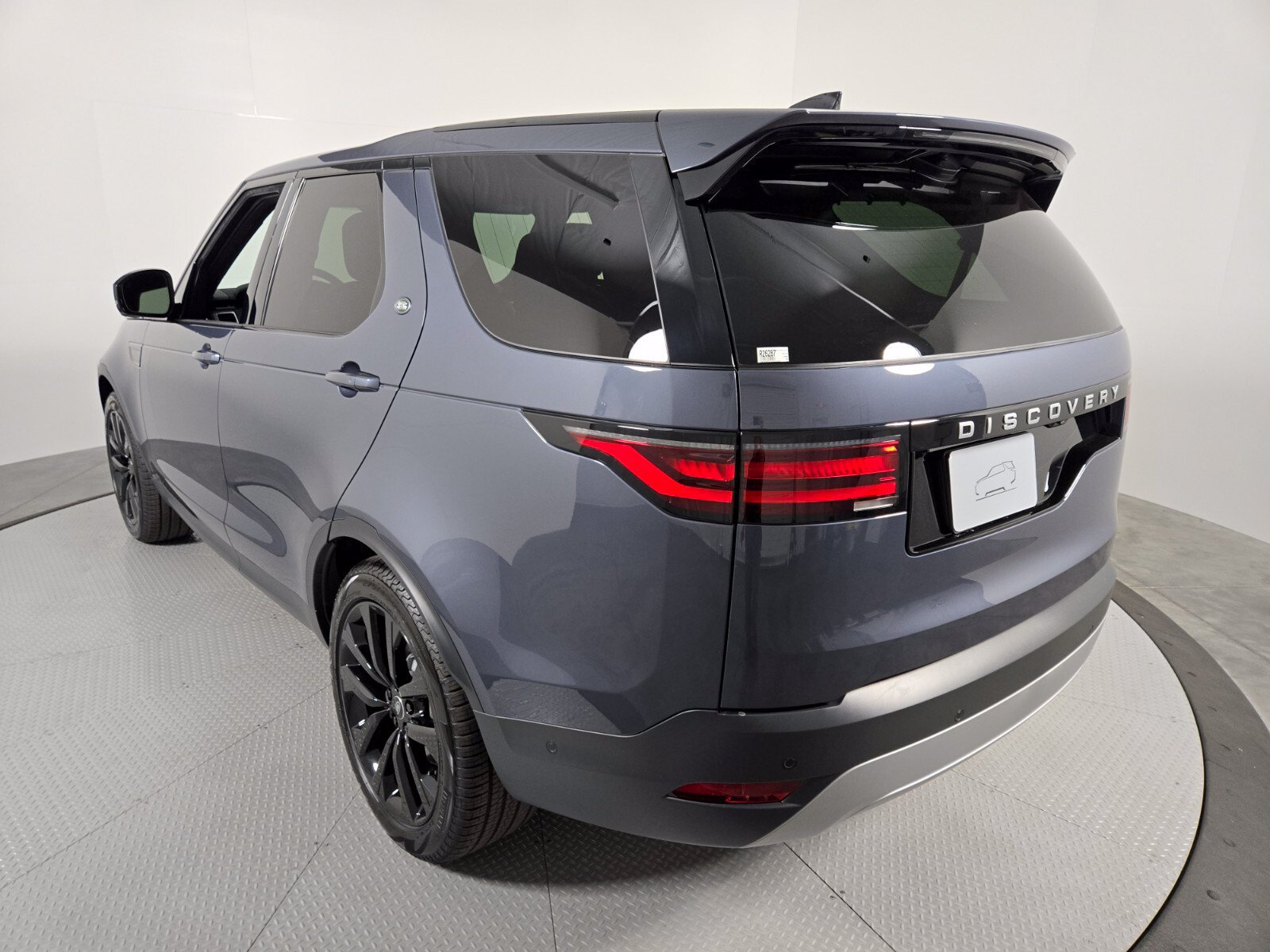 New 2026 Land Rover Discovery S AWD/4WD image 17