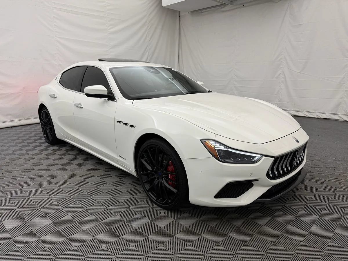 Used 2019 Maserati Ghibli S GranSport RWD image 4