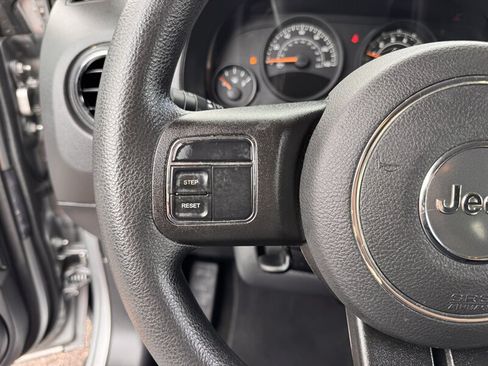 Used 2016 Jeep Patriot Sport w/ Power Value Group AWD/4WD image 15