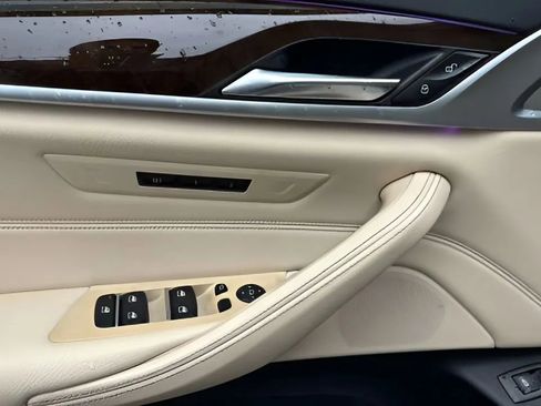 Used 2019 BMW 530i 530i Sedan 4D w/ Convenience Package image 20