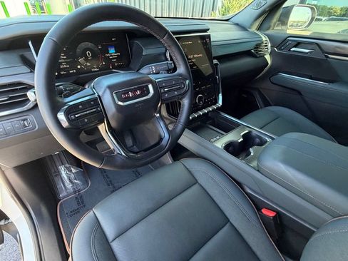 Used 2024 GMC Acadia AT4 w/ Luxury Package AWD/4WD image 11