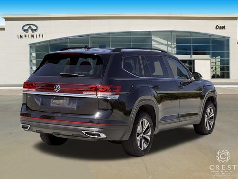 Used 2024 Volkswagen Atlas SE FWD image 3