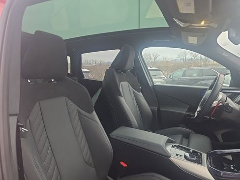 Used 2025 BMW X3 M50 w/ Premium Package image 9