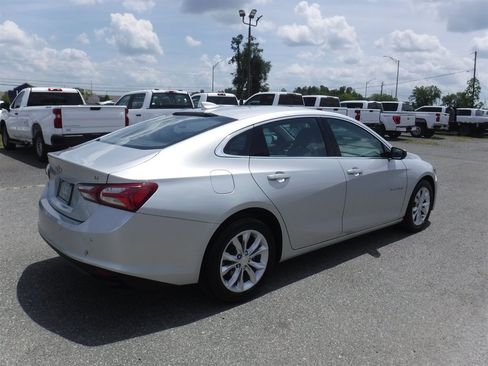 Used 2022 Chevrolet Malibu LT FWD image 2
