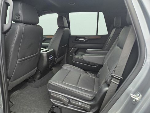 Used 2025 GMC Yukon Denali AWD/4WD image 14