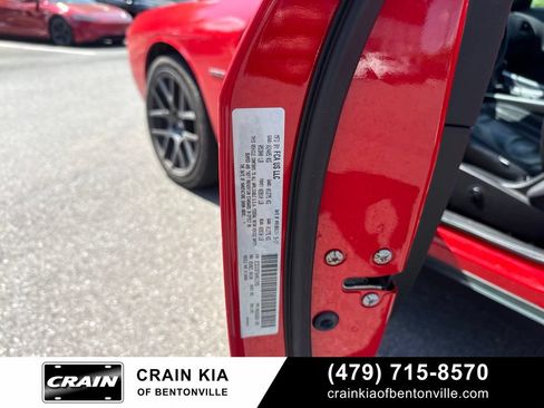 Used 2017 Dodge Challenger R/T w/ Driver Convenience Group RWD image 16