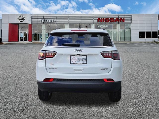 Used 2025 Jeep Compass Latitude AWD/4WD image 5