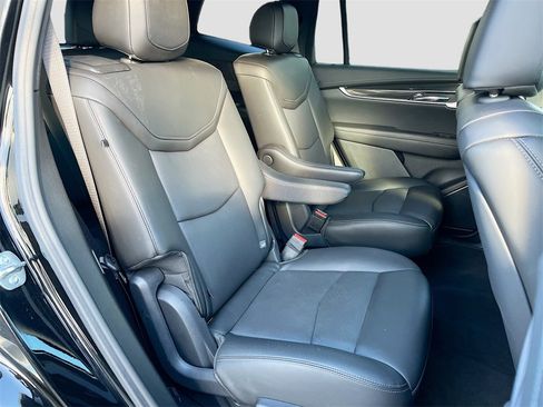 Used 2025 Cadillac XT6 Sport image 30