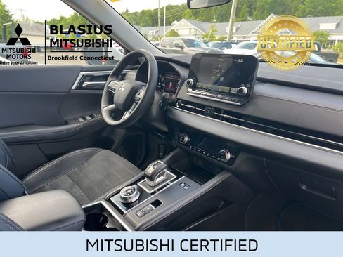Used 2024 Mitsubishi Outlander 4WD Plug-In Hybrid image 38