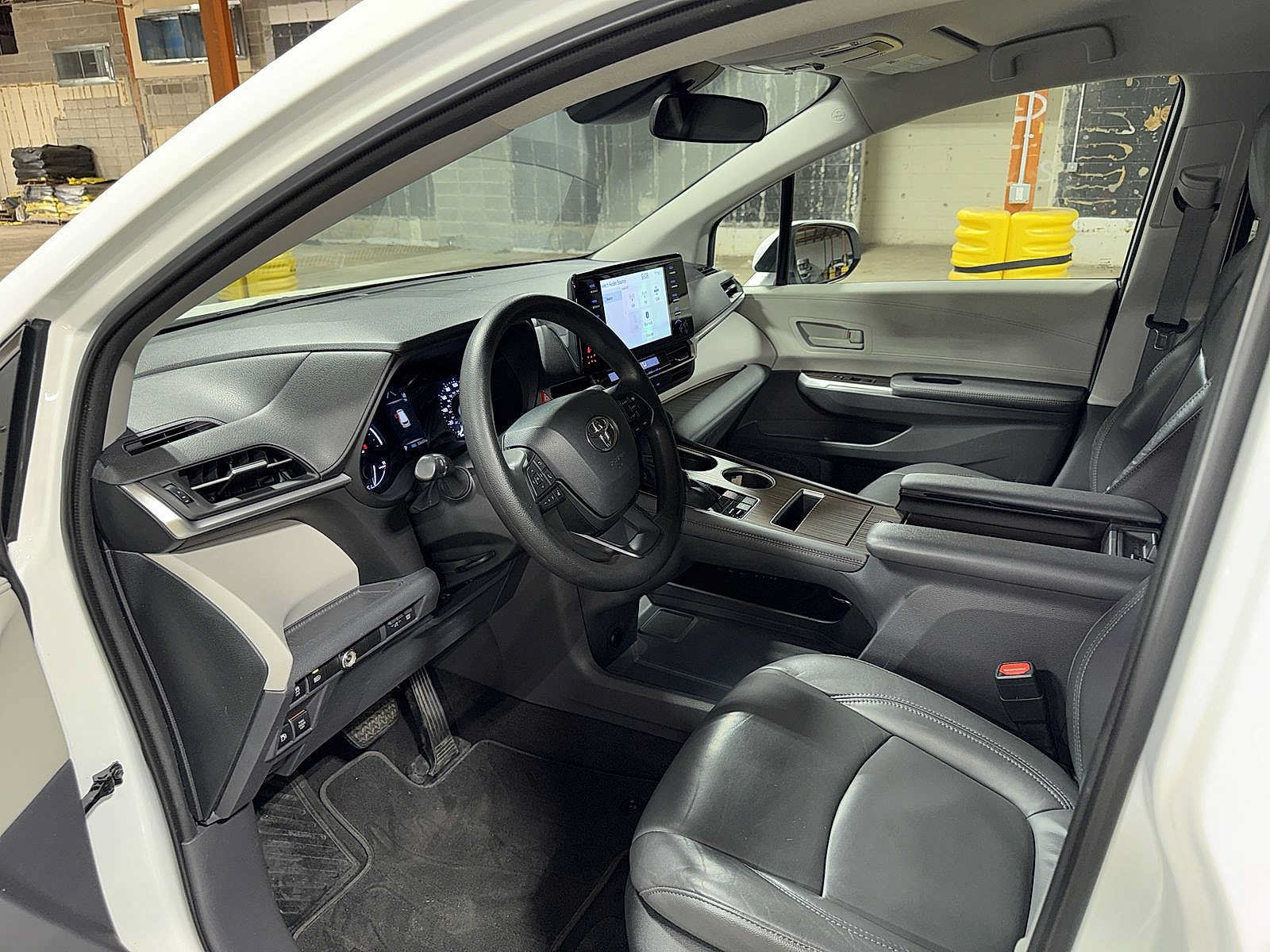 Certified 2022 Toyota Sienna LE FWD image 29