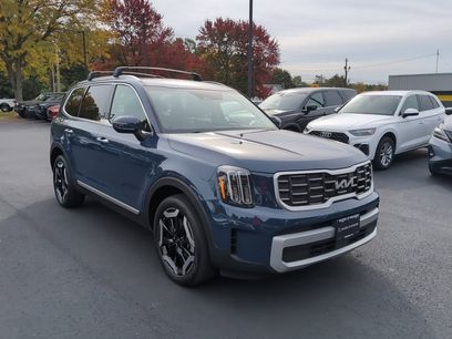 Used 2024 Kia Telluride S w/ S Sunroof Package