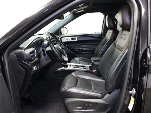 Used 2022 Ford Explorer Platinum RWD image 19