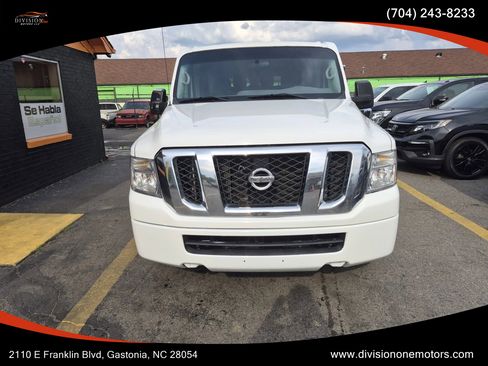 Used 2018 Nissan NV 3500 Passenger RWD image 2