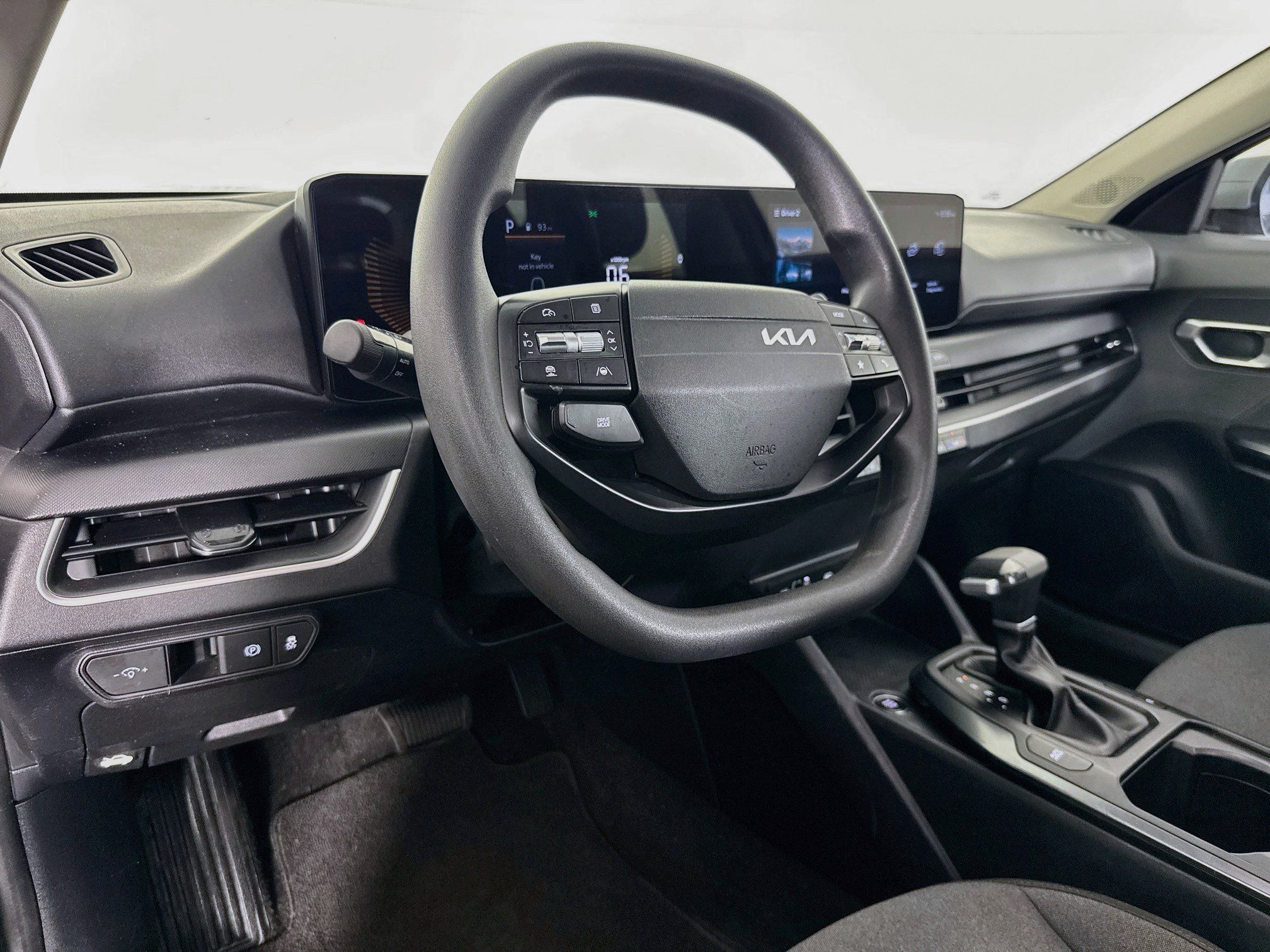 Used 2025 Kia K4 FWD image 21