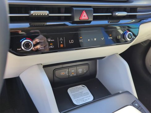 New 2026 Kia Sportage EX image 25