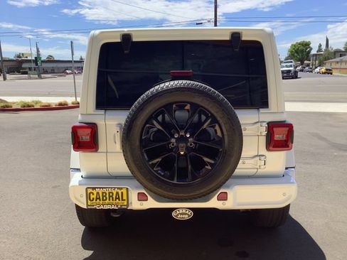 Used 2023 Jeep Wrangler Unlimited Sahara AWD/4WD image 30