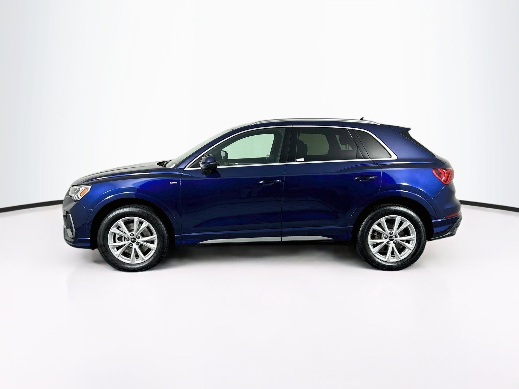 Used 2025 Audi Q3 2.0T Premium AWD/4WD image 4