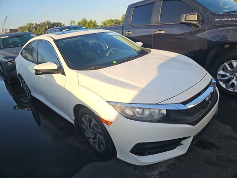 Used 2018 Honda Civic EX image 2