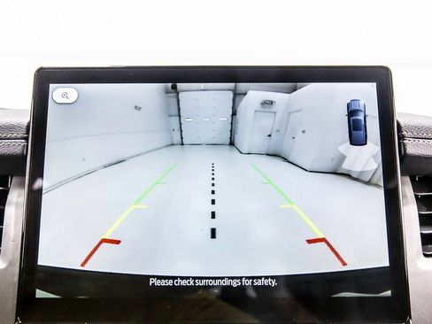 Used 2024 Ford Expedition XLT RWD image 15