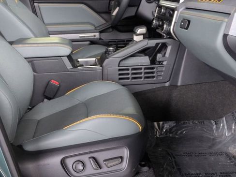 Used 2025 Toyota 4Runner Trailhunter image 31