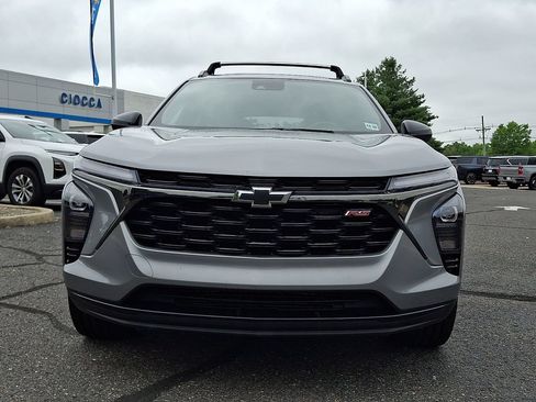 Used 2024 Chevrolet Trax RS w/ Sunroof Package FWD image 5