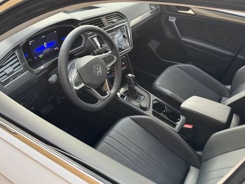 Used 2022 Volkswagen Tiguan SE AWD/4WD image 18