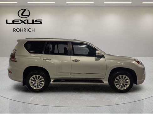 Used 2016 Lexus GX 460 w/ Premium Package AWD/4WD image 7