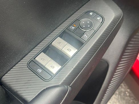 Used 2024 Mitsubishi Outlander ES image 17