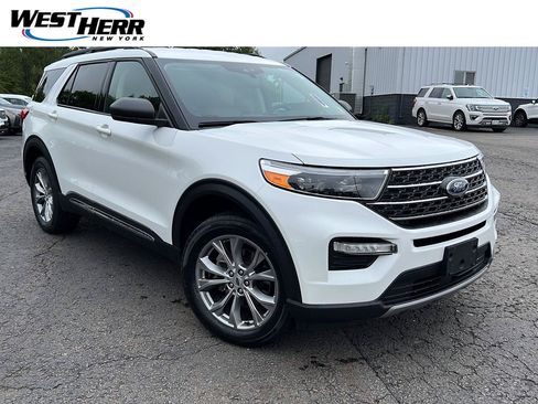 Used 2023 Ford Explorer XLT w/ Equipment Group 202A AWD/4WD image 1