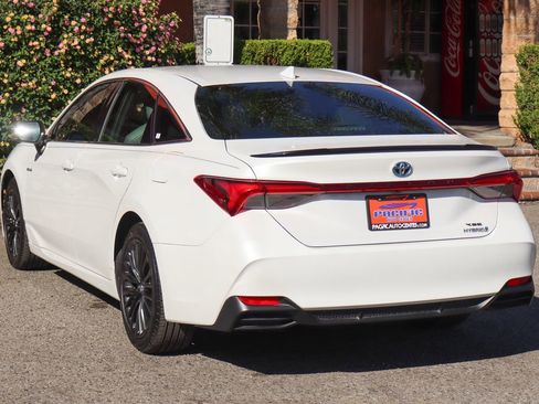 Used 2020 Toyota Avalon XSE image 6