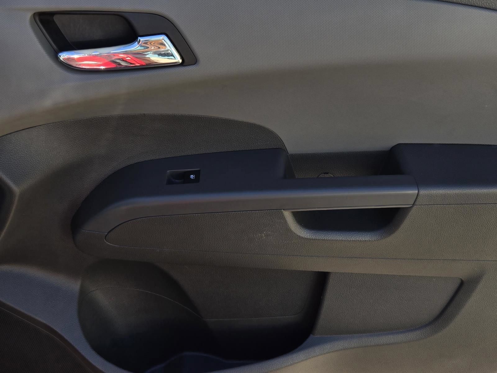 Used 2015 Chevrolet Sonic LT FWD image 10