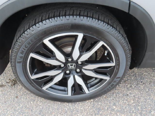 Used 2019 Honda Pilot Touring image 17