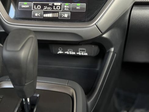 Used 2025 Subaru Crosstrek 2.5i Premium AWD/4WD image 31