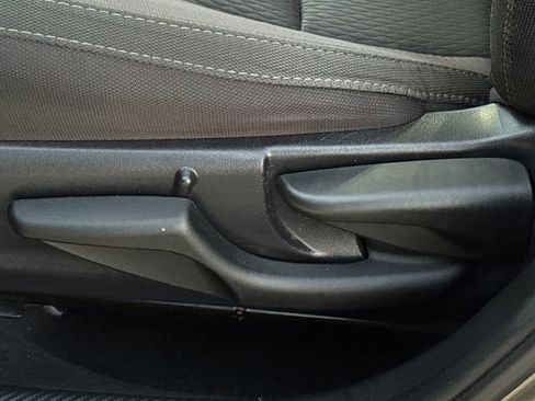 Used 2017 Toyota Corolla LE image 19