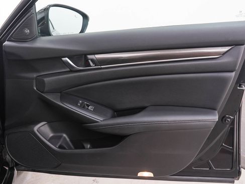 Used 2021 Honda Accord Sport image 9