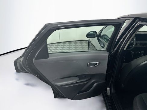 Used 2025 Kia K4 FWD image 25