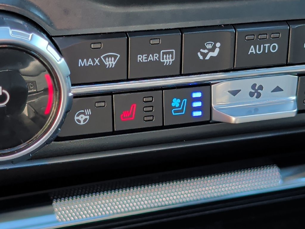 Used 2025 Ford F150 Lariat AWD/4WD image 27
