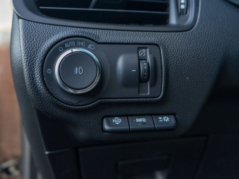 Used 2020 Buick Envision Premium w/ Driver Confidence Package image 17