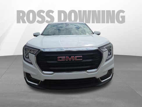 Used 2024 GMC Terrain SLE FWD image 2