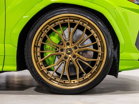 Used 2022 Lamborghini Urus image 24