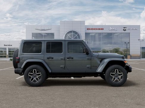 New 2026 Jeep Wrangler Unlimited Sahara w/ Safety Group AWD/4WD image 21