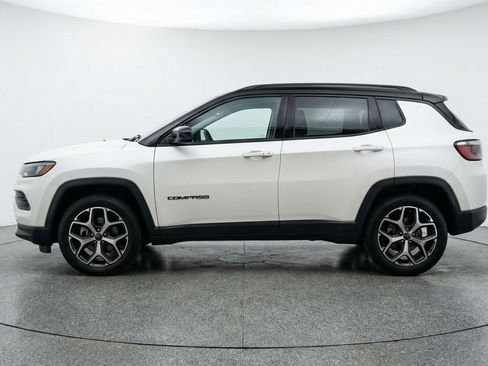 Used 2025 Jeep Compass Limited image 5