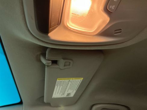 Used 2020 Chevrolet Bolt Premier w/ Infotainment Package FWD image 19