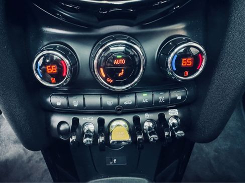 Used 2024 MINI Cooper SE FWD image 23