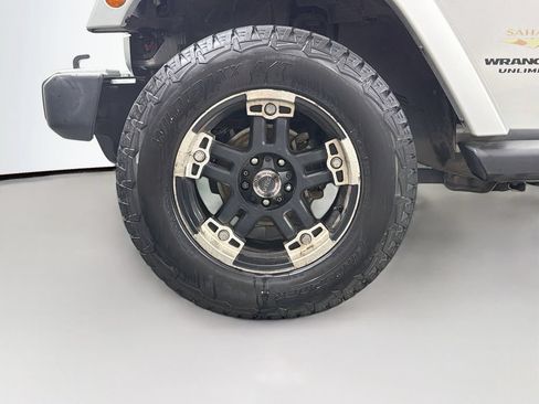 Used 2012 Jeep Wrangler Unlimited Sahara w/ Connectivity Group AWD/4WD image 28