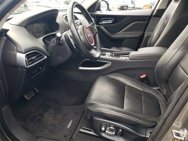 Used 2018 Jaguar F-PACE R-Sport AWD/4WD image 3