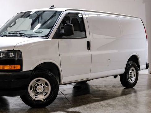 Used 2020 Chevrolet Express 2500 RWD image 7