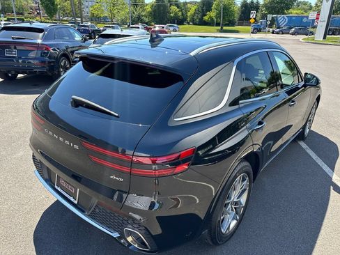 Used 2022 Genesis GV70 2.5T w/ Select Package AWD/4WD image 12